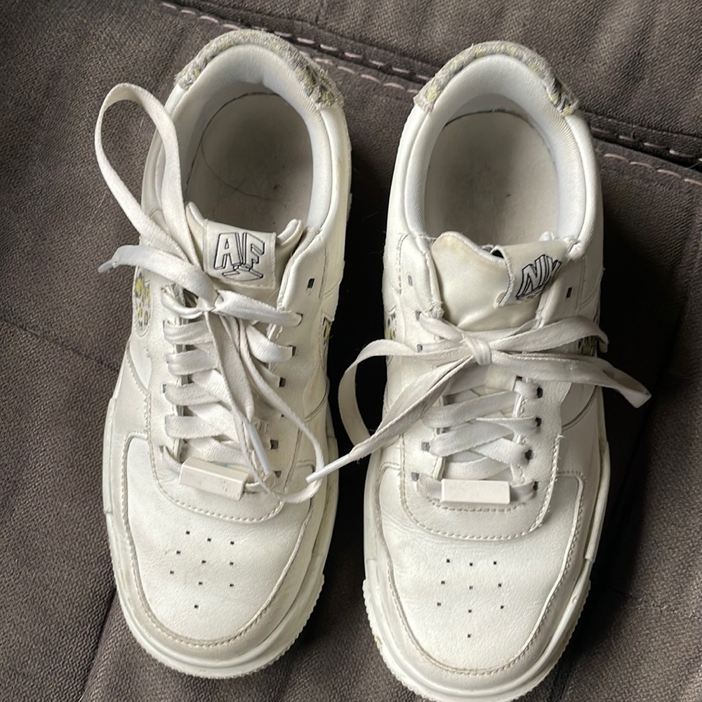 Nike . Air Force